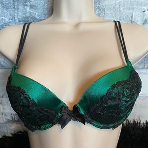 Victoria’s Secret Green Lace Bra